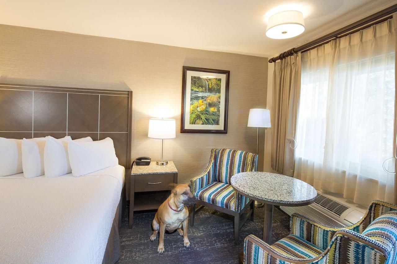 Best Western Plus Hilltop Inn Redding Esterno foto