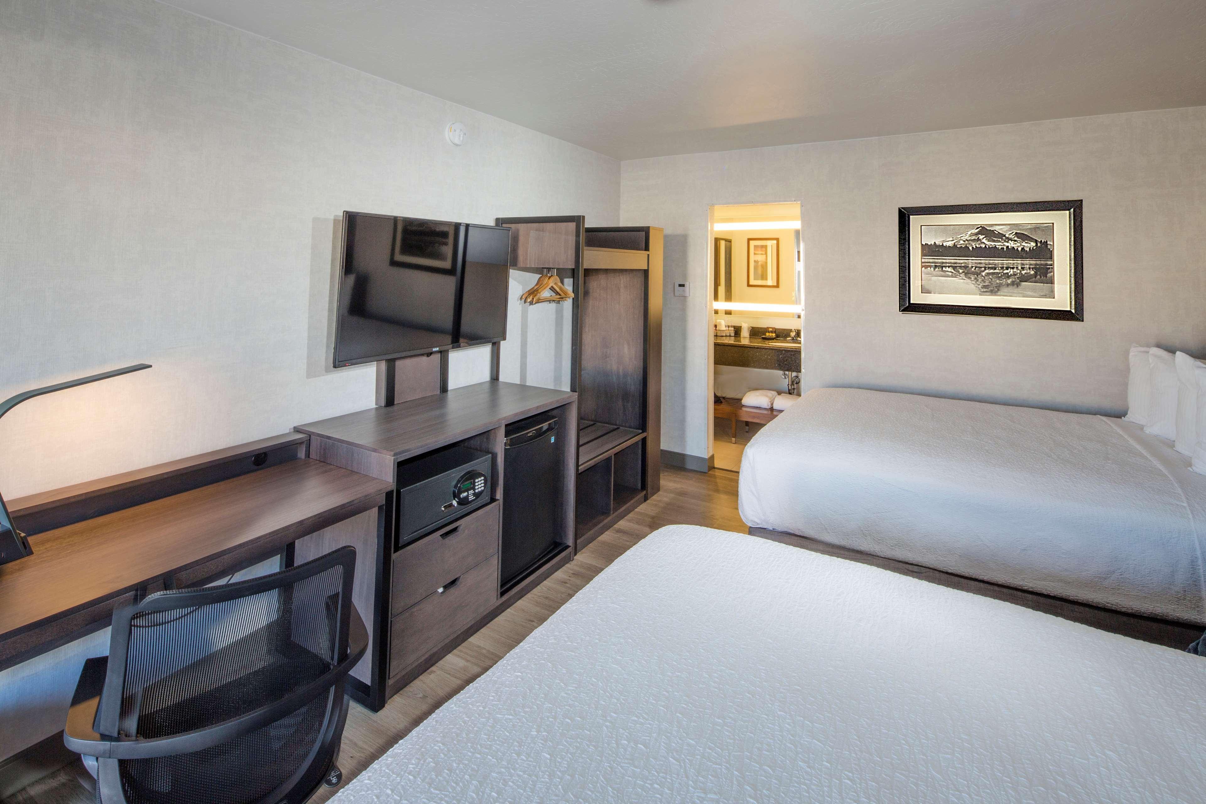 Best Western Plus Hilltop Inn Redding Esterno foto